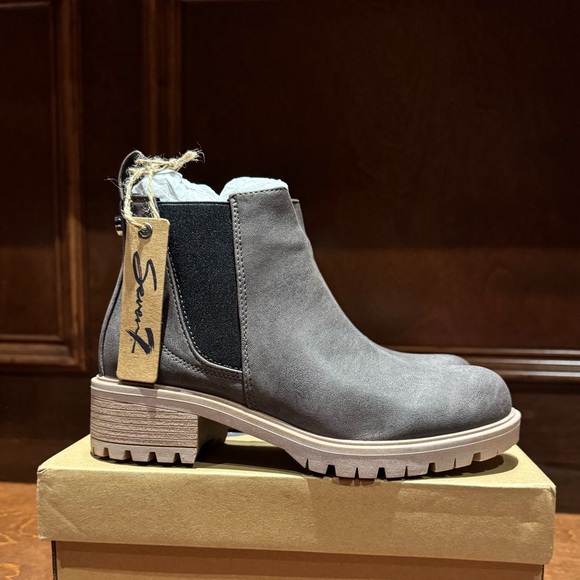SEVEN7 Billie Chelsea Boot Size 6 & 10 available - Picture 3 of 8